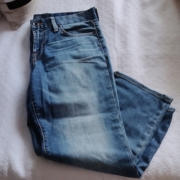 Capris - Picture 1 of 5